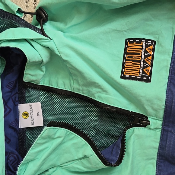 Too small - Picture 3 of 3